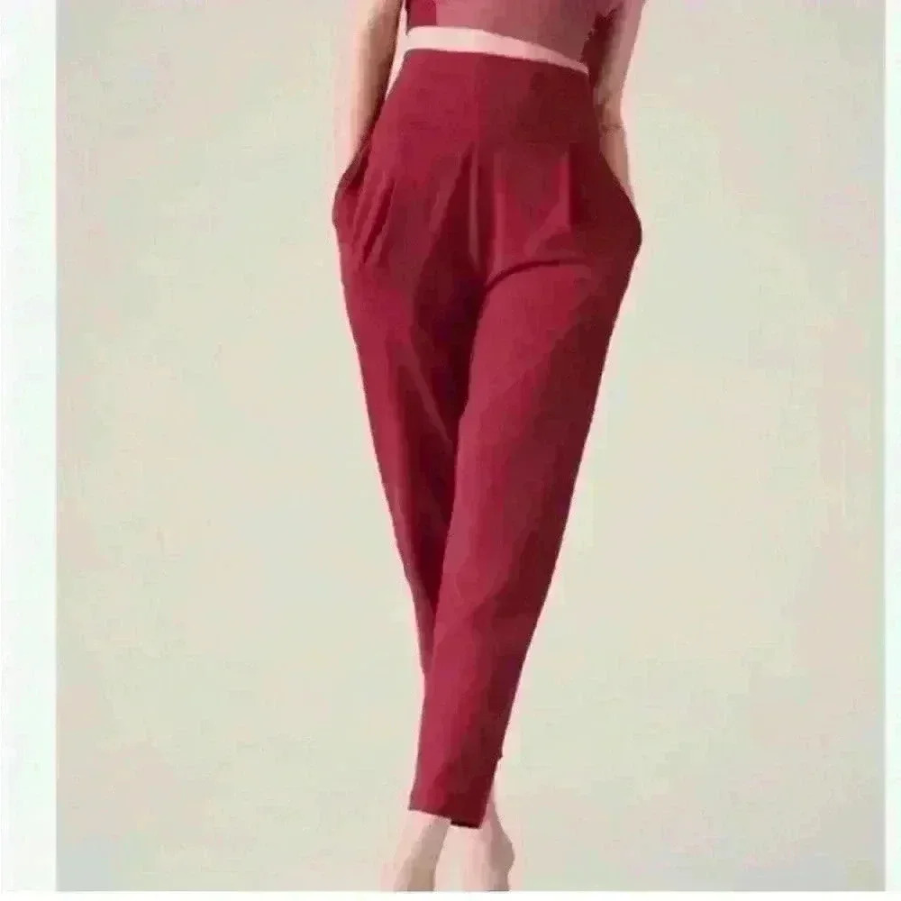 NWOT Athleta Elation Pants Coffeeberry Red High
Waisted Side Pockets Size M